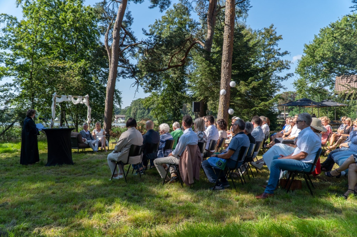 Foto: 'Huwelijk Dennenoord 01 - foto Jeroen Willems'.